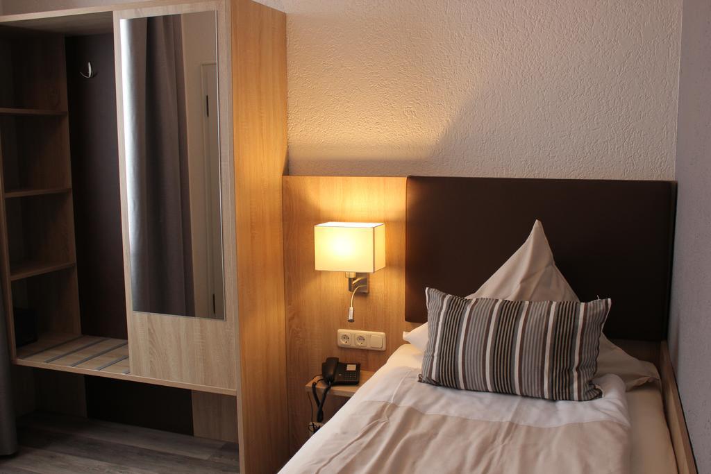 Hotel Restaurant Kromberg Remscheid Quarto foto